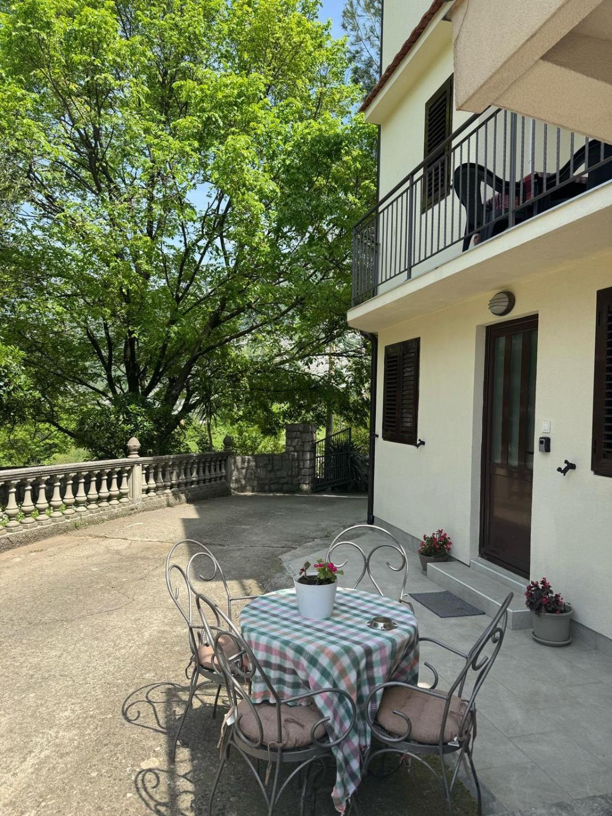 Midpoint Apartment Kotor Luaran gambar