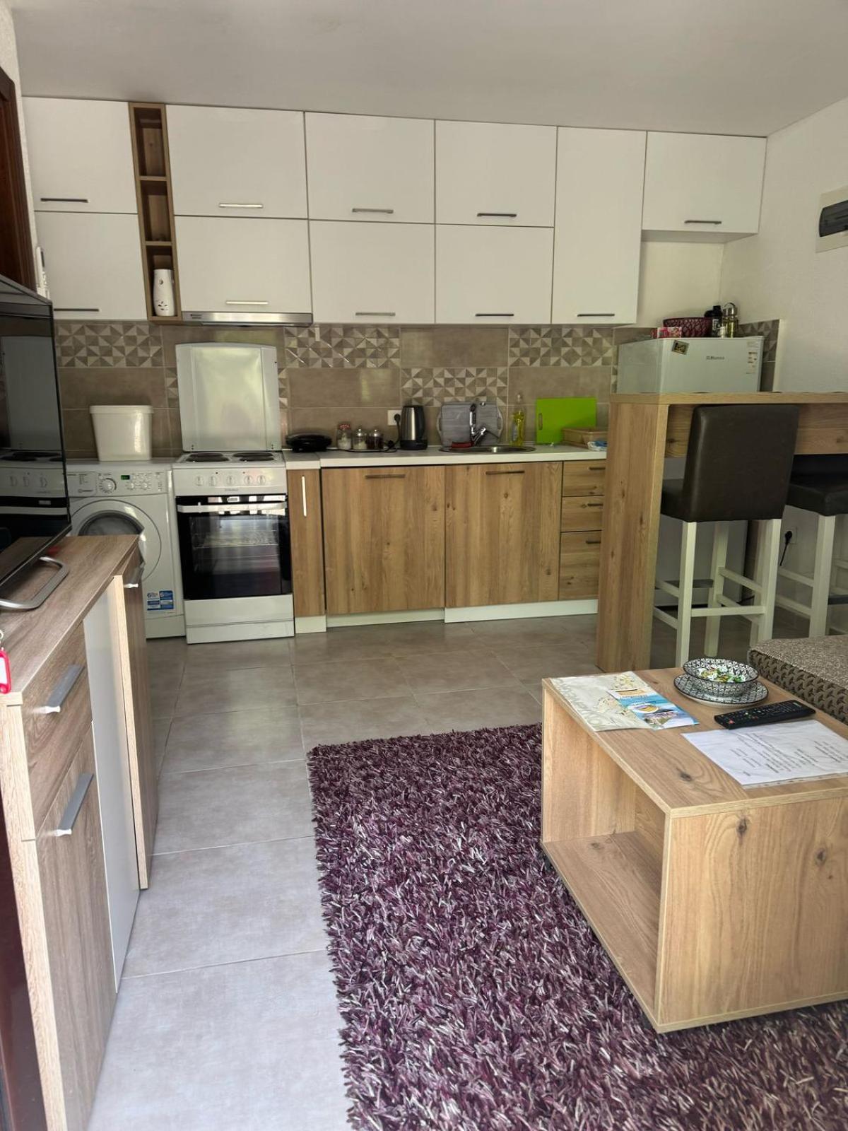 Midpoint Apartment Kotor Luaran gambar