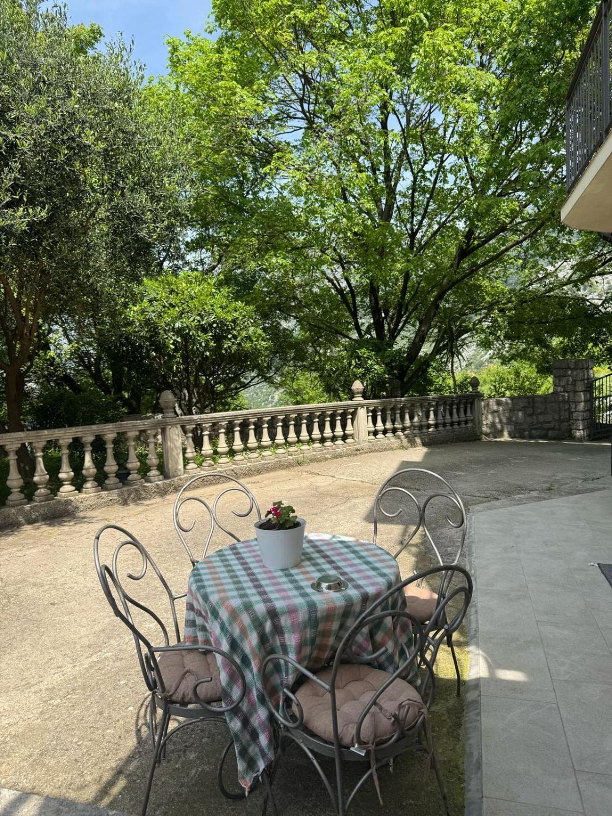 Midpoint Apartment Kotor Luaran gambar